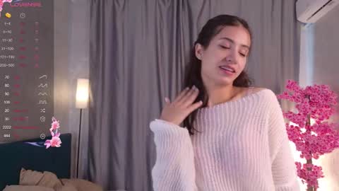 Lia online show from September 2025 07:32:01 AM