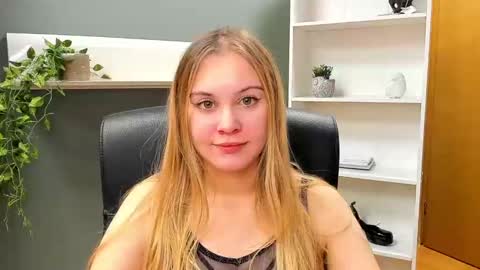 Valeria online show from January 2025 06:05:01 PM
