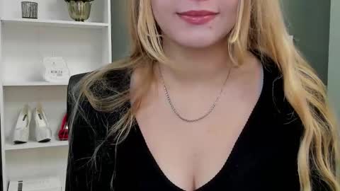 Valeria online show from September 2025 08:53:01 PM