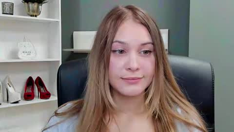 Snapshot of playgirl_valeria chatting on October 2025 01:42:01 PM Valeria online show from October 2025 01:42:01 PM