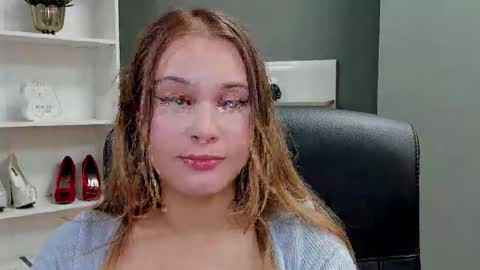 Snapshot of playgirl_valeria chatting on October 2025 09:04:01 PM Valeria online show from October 2025 09:04:01 PM