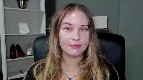 Snapshot of playgirl_valeria chatting on November 2025 10:09:02 PM Valeria online show from November 2025 10:09:02 PM