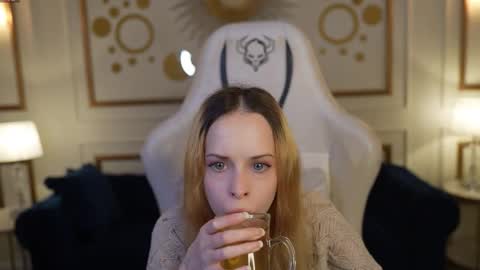 Lana online show from November 2025 11:11:02 AM