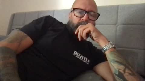 Snapshot of pleasesitonmycock chatting on November 2025 06:31:02 PM PleaseSitOnMyCock online show from November 2025 06:31:02 PM