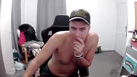 Snapshot of plkrisztian chatting on November 2025 10:08:02 PM plkrisztian online show from November 2025 10:08:02 PM