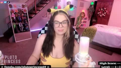 Snapshot of plutoprincess69 chatting on October 2025 05:43:02 AM Pluto Princess online show from October 2025 05:43:02 AM