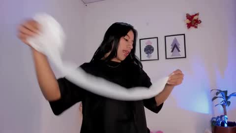 Snapshot of pocahontas_sensual chatting on February 2025 11:55:02 PM Jasmine online show from February 2025 11:55:02 PM