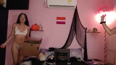 poison_pink online show from October 2025 01:30:02 PM