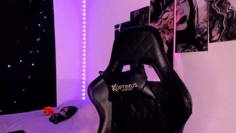 Willow                      Hours 12pm to 630pm Colombian time FRIDAY AND SUNDAY FREE DAYS online show from December 2024 09:34:02 PM