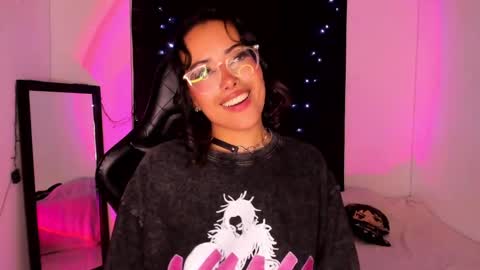 Willow                      Hours 12pm to 630pm Colombian time FRIDAY AND SUNDAY FREE DAYS online show from January 2025 11:27:01 PM