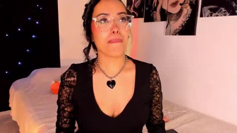 Willow                      Hours 12pm to 630pm Colombian time FRIDAY AND SUNDAY FREE DAYS online show from February 2025 11:27:01 PM