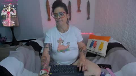 poisson_ivy_ online show from January 2025 10:38:01 AM