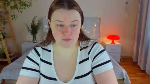 Polina online show from November 2025 10:37:02 AM