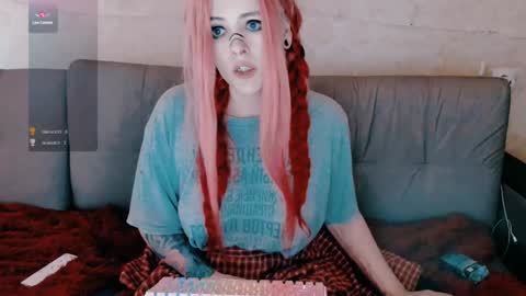 Snapshot of polly_wow chatting on December 2024 09:27:01 AM Polly online show from December 2024 09:27:01 AM