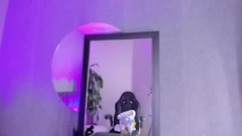 POLLY online show from February 2025 10:27:02 AM