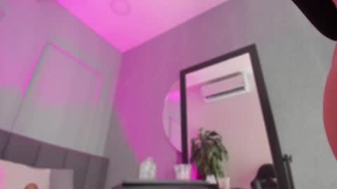 POLLY online show from March 2025 10:24:01 AM