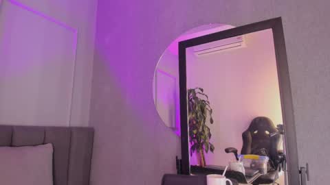 POLLY online show from October 2025 10:38:01 AM