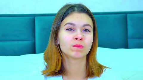 Polly online show from January 2025 06:27:02 PM