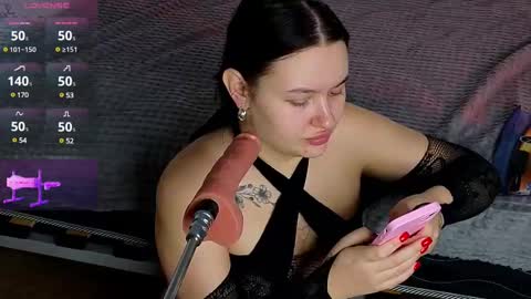 pollyshmidt online show from December 2024 01:21:01 PM