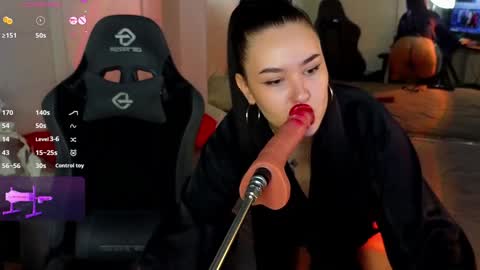 pollyshmidt online show from January 2025 01:02:01 PM
