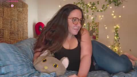 Snapshot of pooncahantits chatting on November 2025 01:37:01 AM Emily at Home online show from November 2025 01:37:01 AM