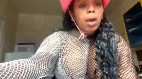 popp_i online show from November 2025 07:35:02 PM