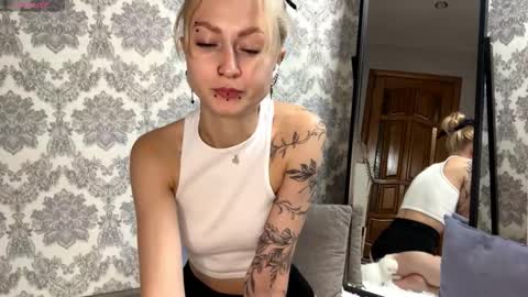  HERES SILVIA AND OlIVIA  WELCOME EVERYONE LOVENSE DOMI REACT TO YOUR TIPS LETS MAKE A GREAT SHOW TOGETHER  online show from September 2025 04:45:02 AM