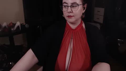 Snapshot of posh_mistress chatting on December 2024 07:59:02 AM PoshMistres online show from December 2024 07:59:02 AM