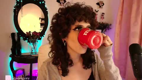 Snapshot of posigore chatting on November 2025 10:54:02 PM Anna Goth independient model online show from November 2025 10:54:02 PM