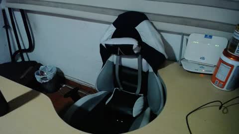 powerfulzeus2 online show from October 2025 02:01:02 AM