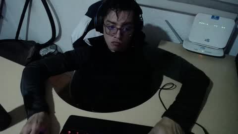 powerfulzeus2 online show from November 2025 12:56:01 AM