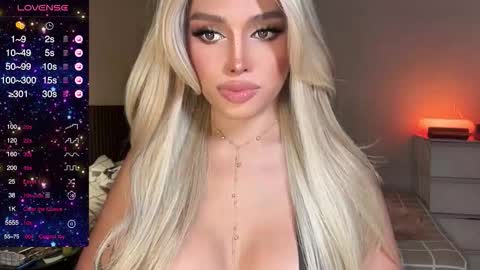 Snapshot of precious_amber69 chatting on October 2025 11:27:02 PM Oh my Amber online show from October 2025 11:27:02 PM