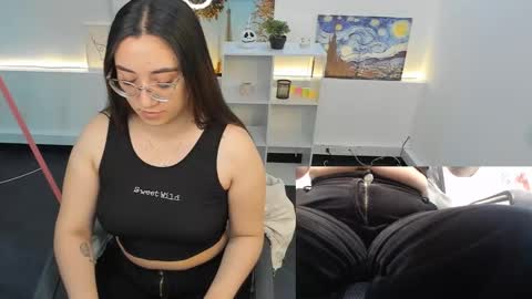 Snapshot of press_anykey chatting on October 2025 12:03:02 PM Camila online show from October 2025 12:03:02 PM