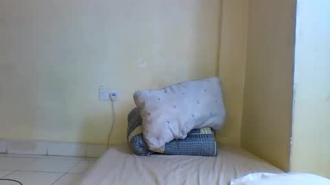 Prettie diva online show from October 2025 12:05:01 PM