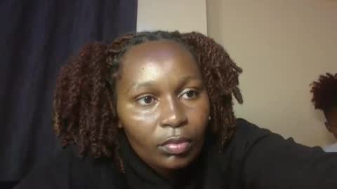 Snapshot of prettie_essy chatting on December 2025 12:53:02 PM Essy online show from December 2025 12:53:02 PM