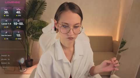 Alisa online show from November 2025 01:49:02 AM