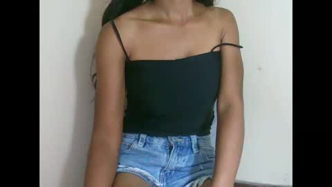 Snapshot of prettiethalia chatting on October 2025 07:29:01 AM prettiethalia online show from October 2025 07:29:01 AM