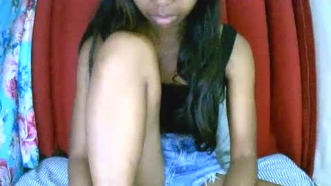 Snapshot of prettiethalia chatting on November 2025 09:03:02 PM prettiethalia online show from November 2025 09:03:02 PM