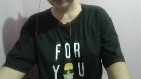 pretty_aimee online show from November 2025 12:40:02 PM