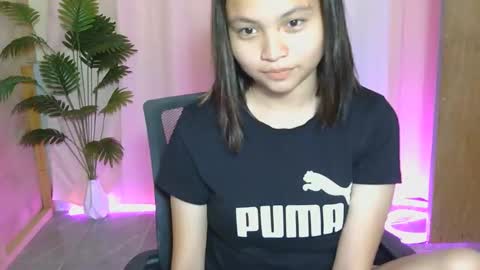 Snapshot of pretty_dharryhann chatting on December 2025 02:31:01 AM pretty_dharryhann online show from December 2025 02:31:01 AM