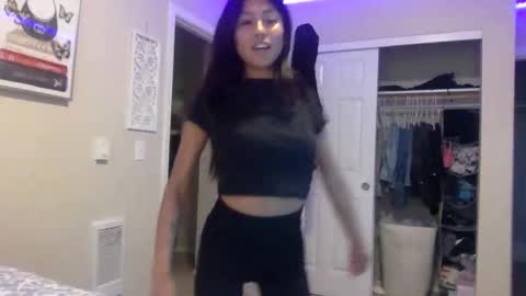 pretty_girl828687 online show from October 2025 09:49:02 PM