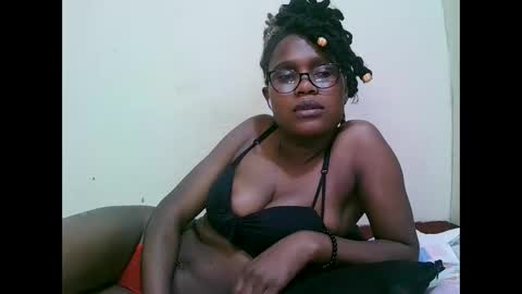 Snapshot of pretty_mellan chatting on February 2025 05:26:02 PM pretty_mellan online show from February 2025 05:26:02 PM