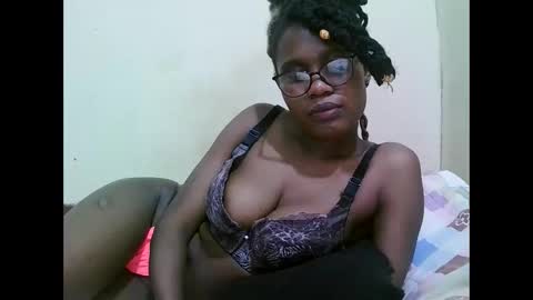 Snapshot of pretty_mellan chatting on February 2025 08:28:01 PM pretty_mellan online show from February 2025 08:28:01 PM