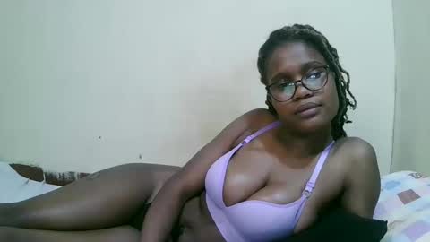 Snapshot of pretty_mellan chatting on February 2025 06:28:01 AM pretty_mellan online show from February 2025 06:28:01 AM