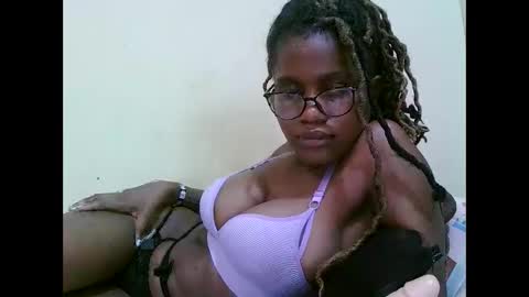 Snapshot of pretty_mellan chatting on March 2025 10:28:02 AM pretty_mellan online show from March 2025 10:28:02 AM