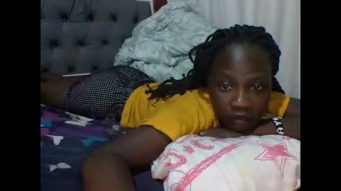 pretty_mellanin1 online show from September 2025 03:59:02 PM