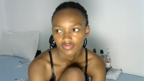 Snapshot of pretty_queennie chatting on November 2025 02:37:02 PM Pretty doll online show from November 2025 02:37:02 PM