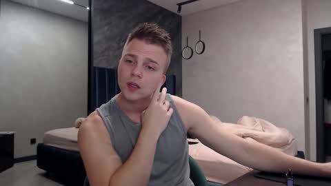 Justin online show from October 2025 07:37:01 PM