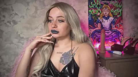 Snapshot of prettyaliceee chatting on November 2025 03:27:02 AM Alice online show from November 2025 03:27:02 AM