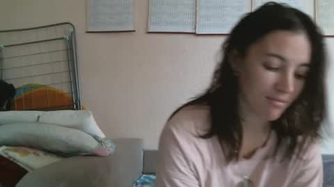 Snapshot of prettybella_7 chatting on October 2025 11:00:01 AM Bella online show from October 2025 11:00:01 AM